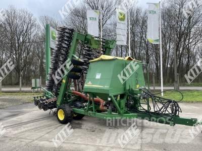 John Deere 740A/9M Drills