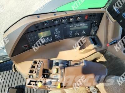 John Deere 8220 Tractors