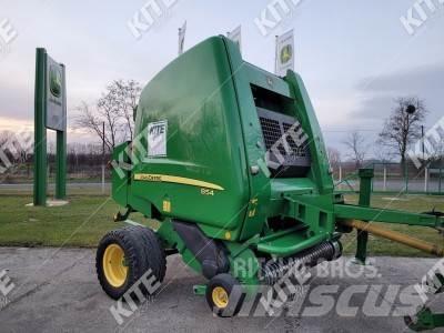 John Deere 854 Round balers