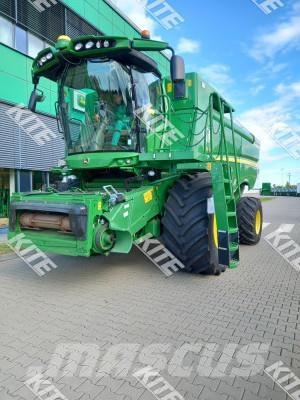 John Deere S780i Combine harvesters