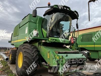 John Deere T660 Combine harvesters