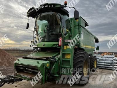 John Deere T660 Combine harvesters