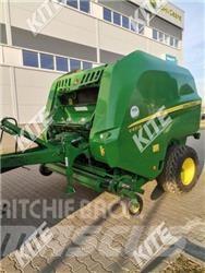John Deere V451 R Round balers