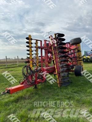 Väderstad TopDown 600 Cultivators