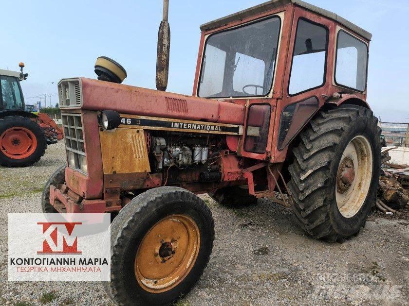 International 1046 Tractors