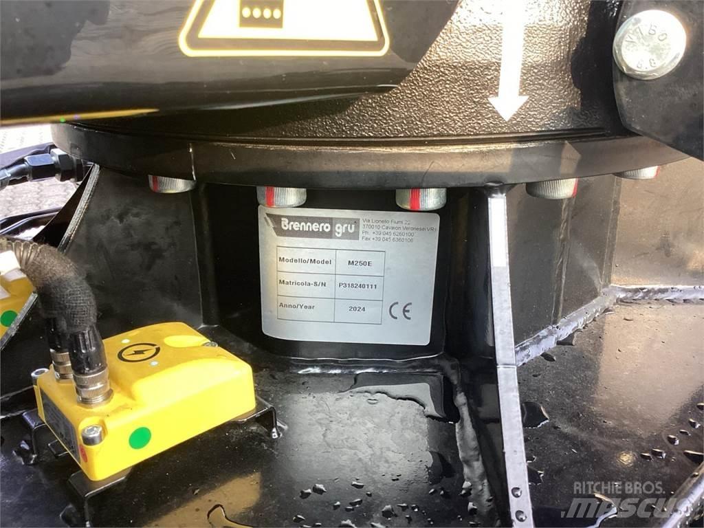 BG Lift M250-E Mini cranes