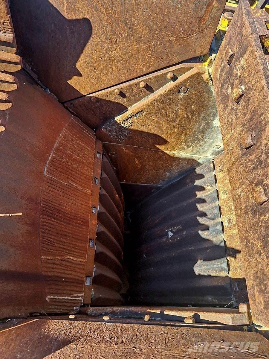 Brown LEROX 1050x850 Mobile crushers