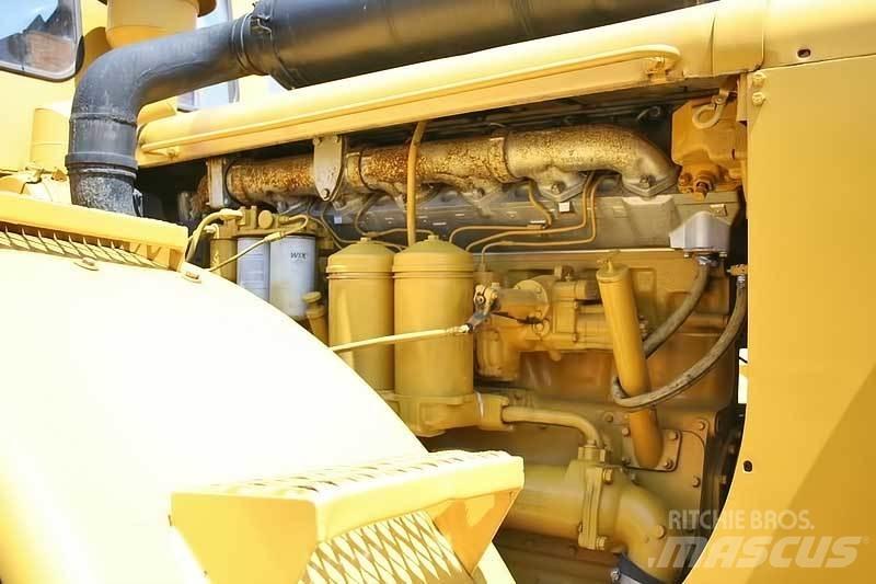 CAT 824B Wheel dozers