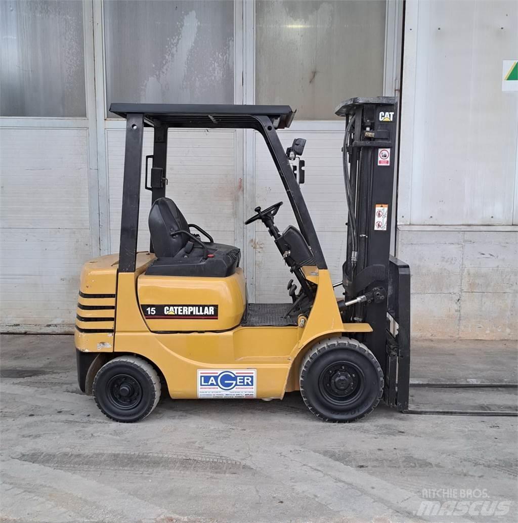 CAT DP15 Diesel trucks