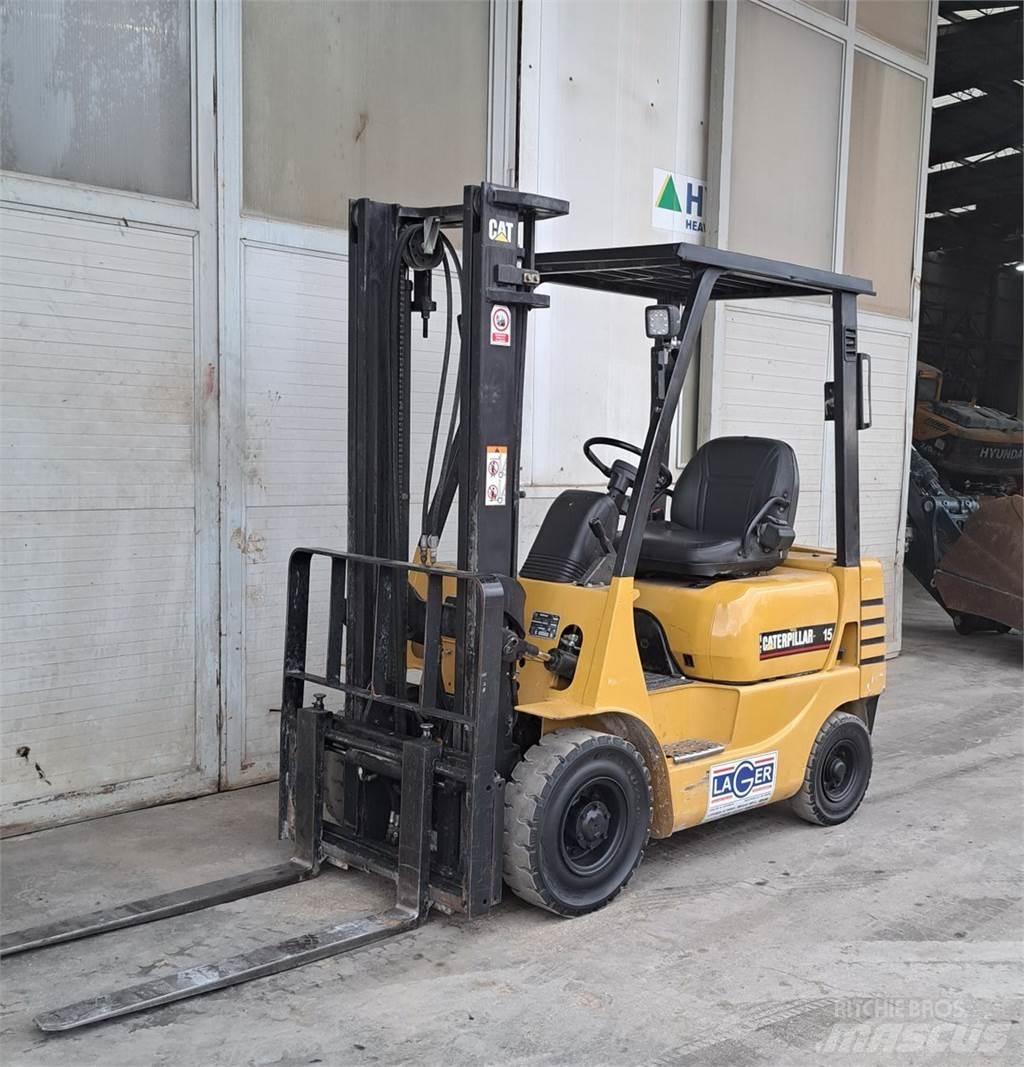 CAT DP15 Diesel trucks