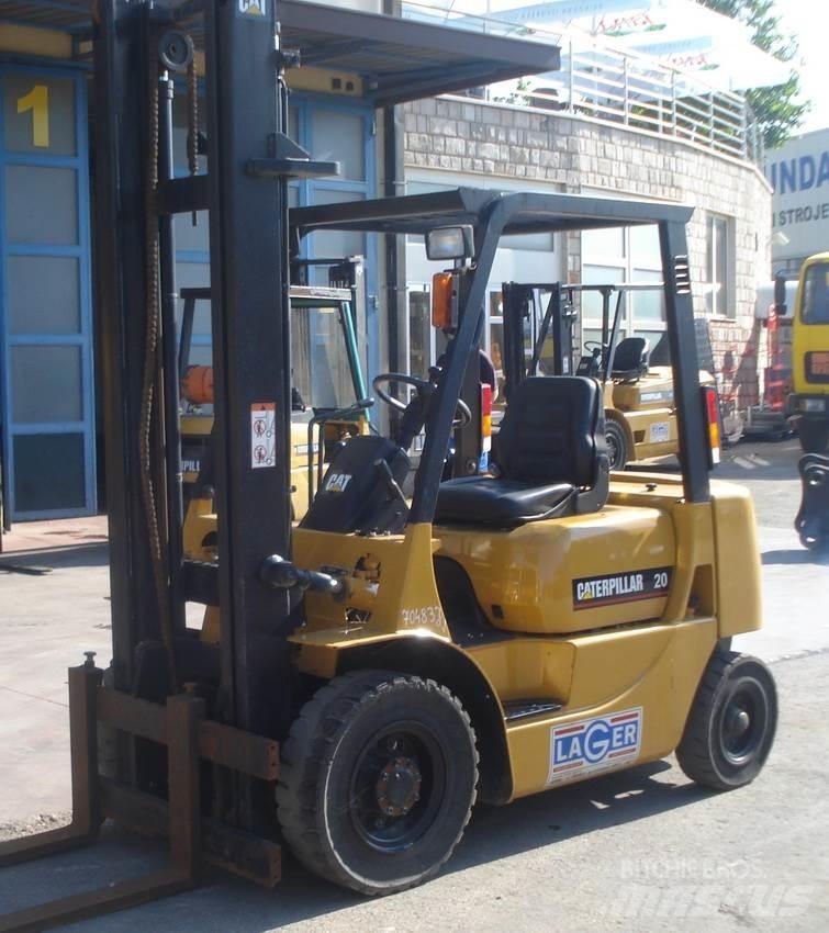 CAT DP20 Diesel trucks