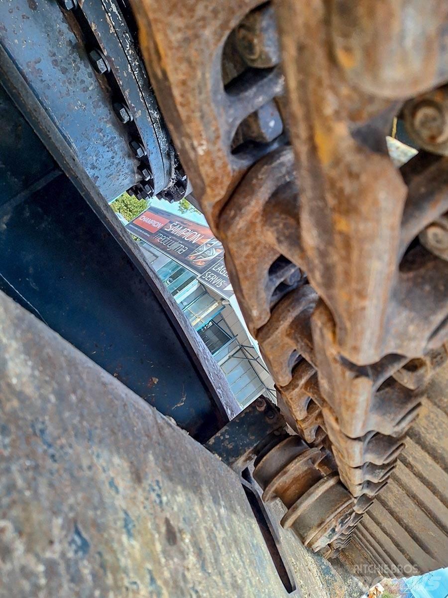 Hyundai R260LC-9A Crawler excavators