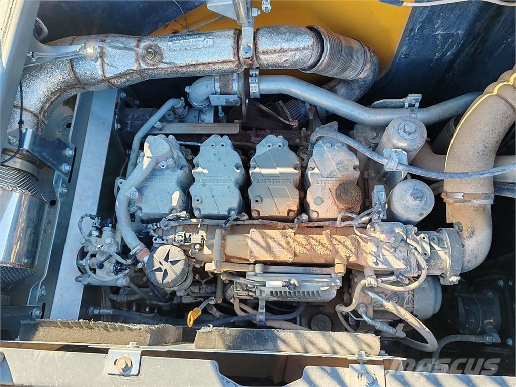 Liebherr R930 NLC Crawler excavators