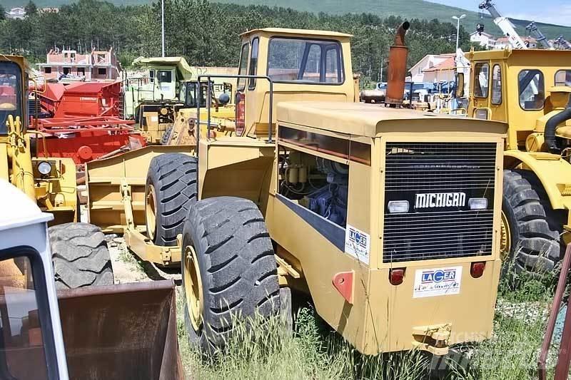 Michigan 2803 Wheel dozers