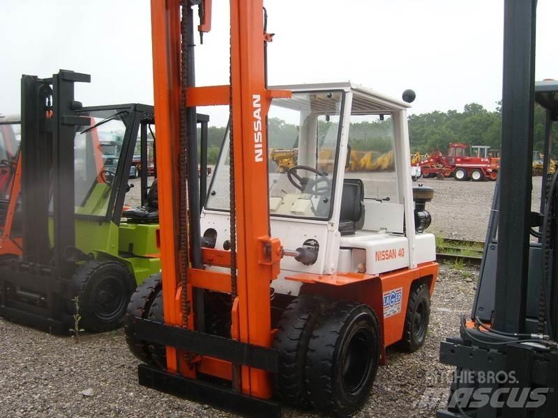Nissan 40 Diesel trucks