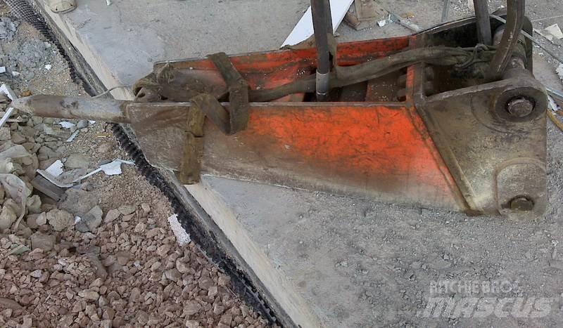 Stanley MB695 Hydraulic pile hammers