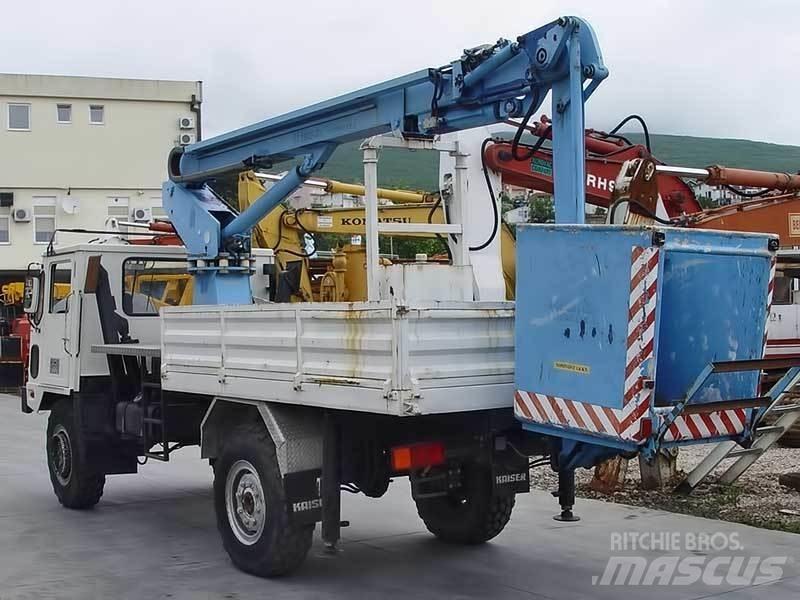  TCMMULTI . Articulated boom lifts