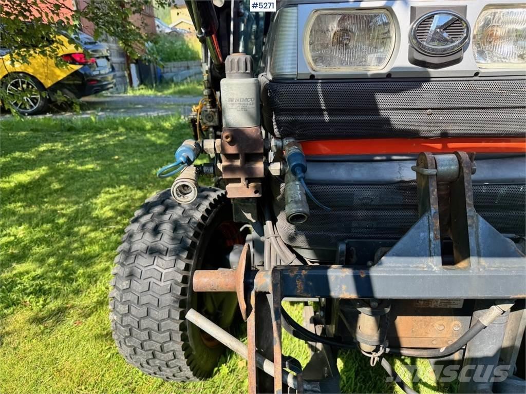 Kubota STA-35 Tractors