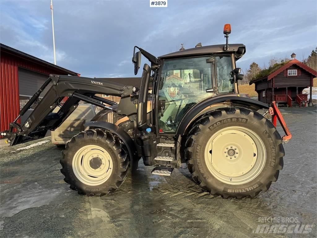Valtra G135 Tractors