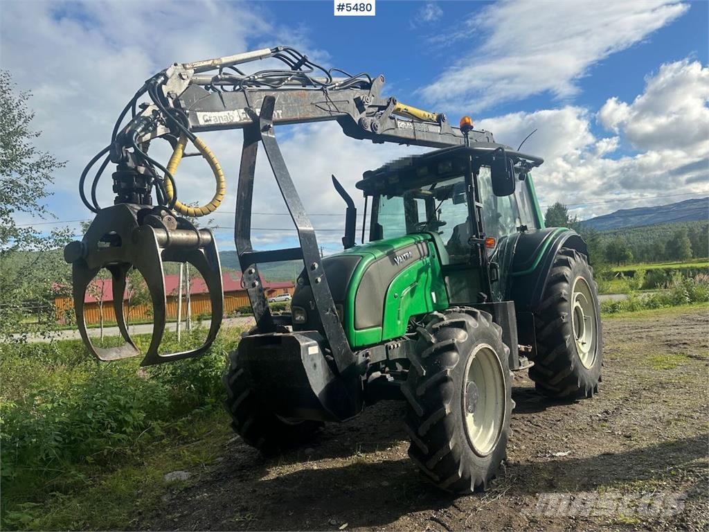 Valtra N101 Tractors