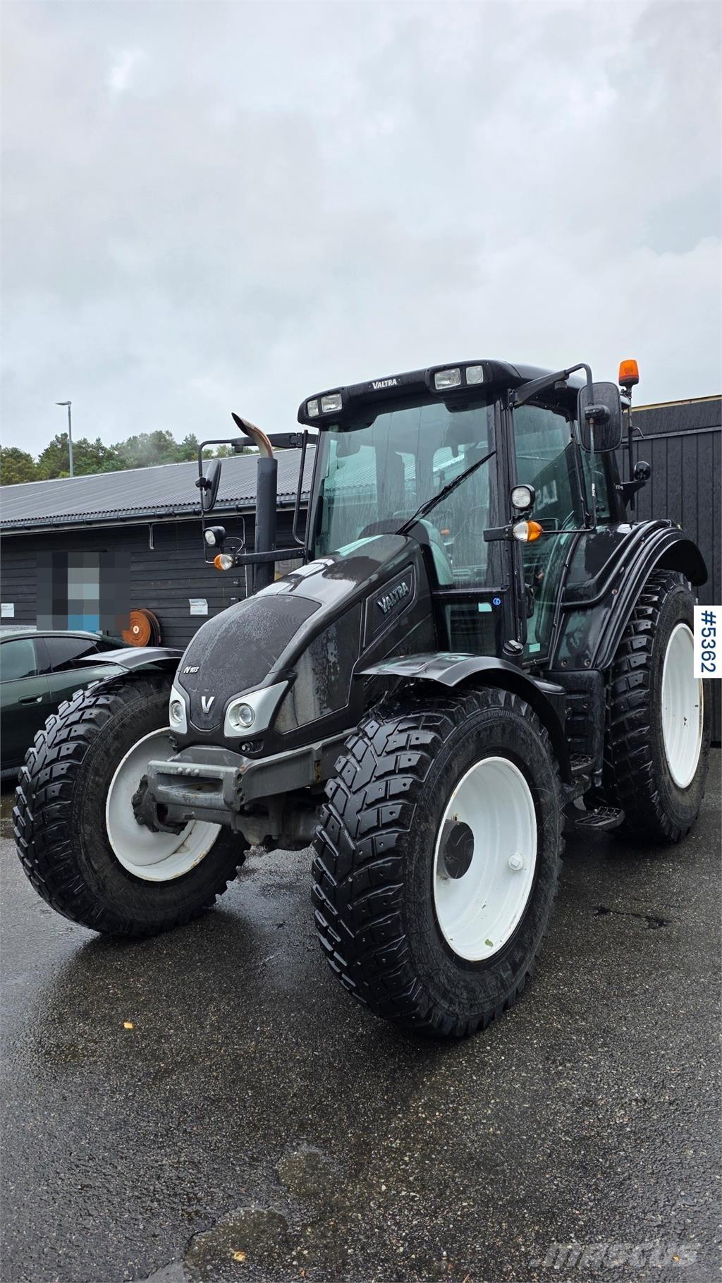 Valtra N103 Tractors