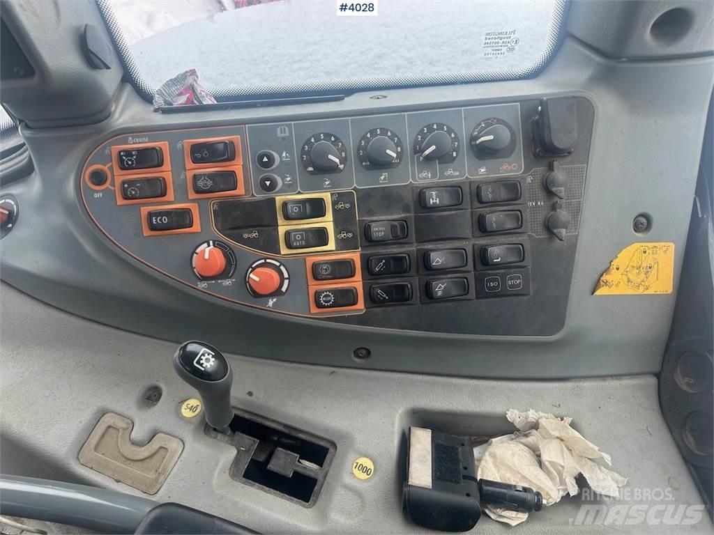 Valtra N122 Tractors