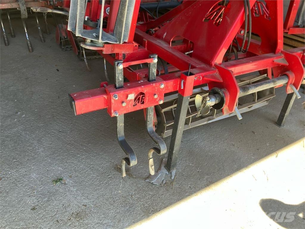  Coral Plus 420 Other sowing machines and accessories