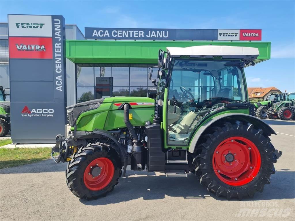 Fendt 211 Vario F Tractors