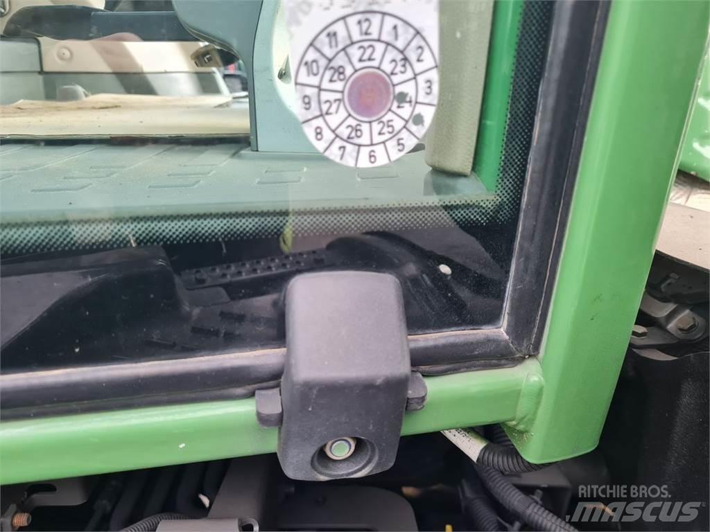Fendt 516 Vario Tractors