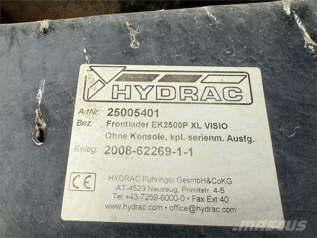 Fendt 718 Vario Tractors