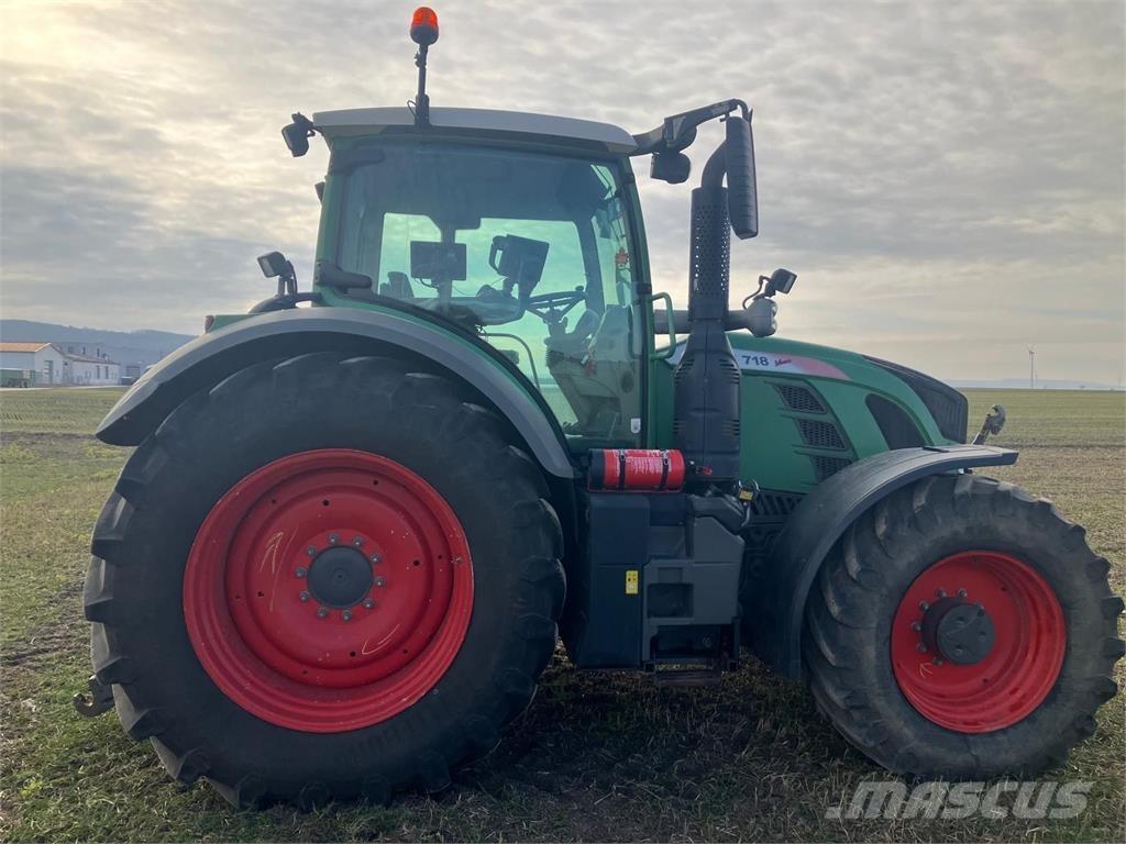 Fendt 718 Vario Tractors