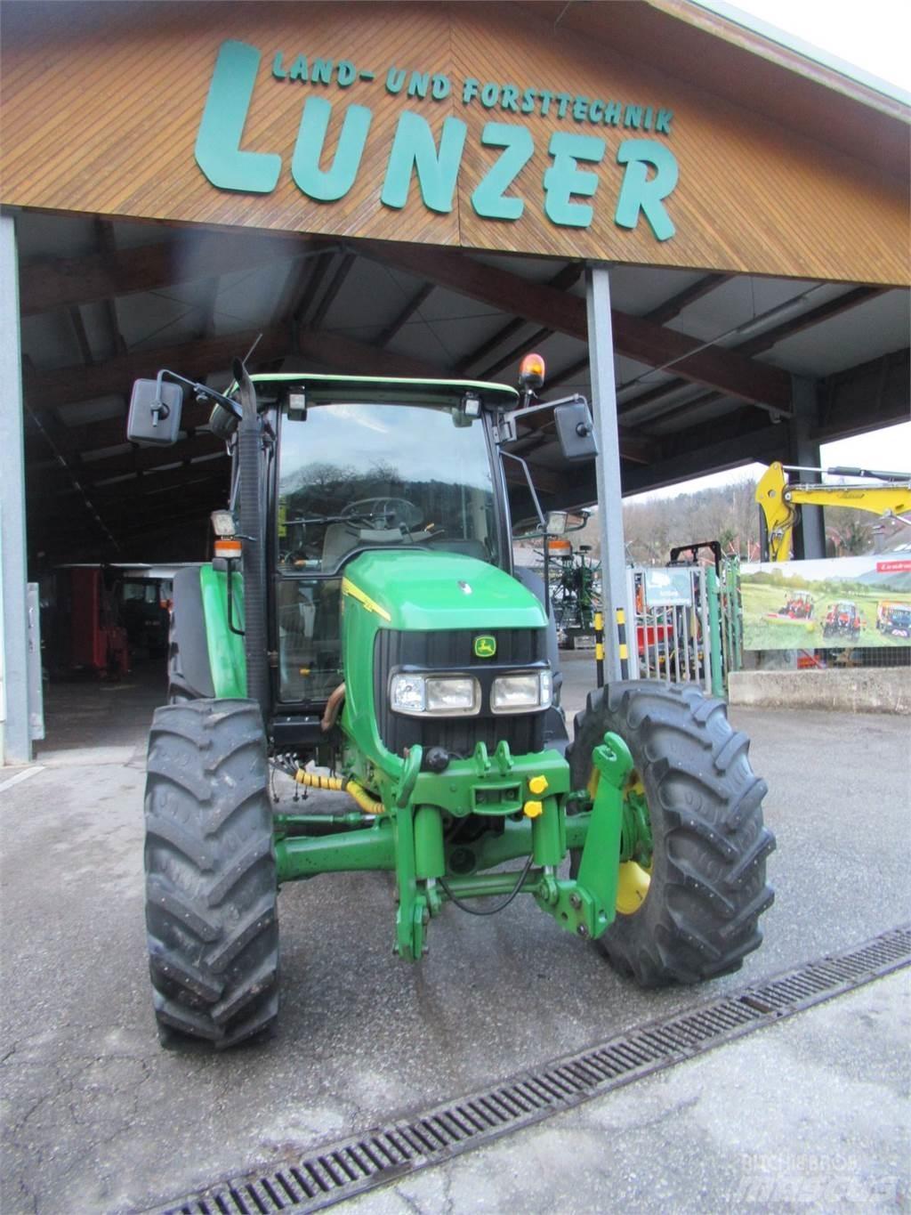 John Deere 5820 Tractors