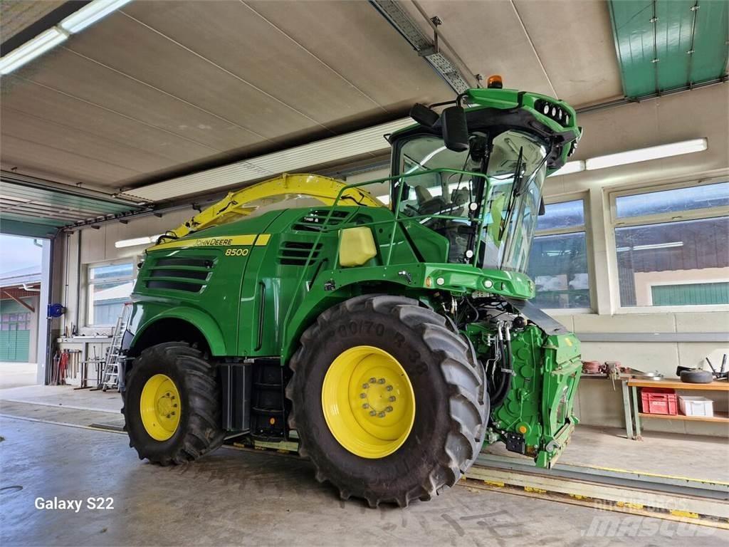 John Deere 8500 Forage harvesters