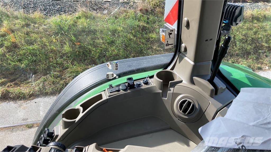 John Deere 8R370 Tractors