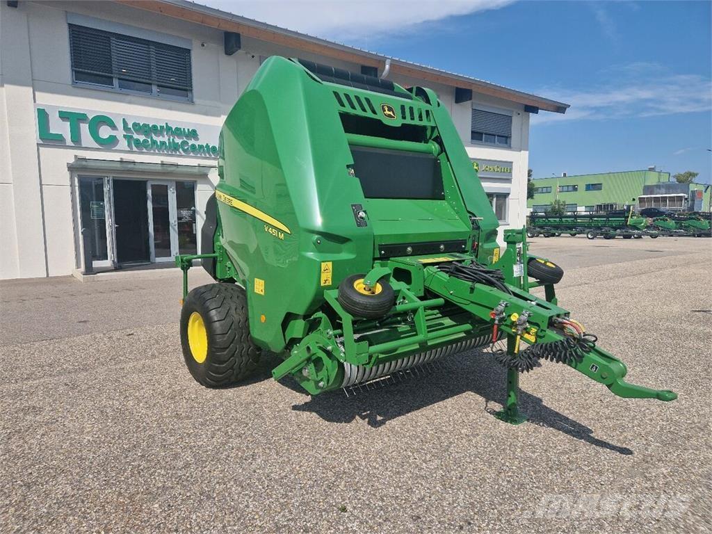 John Deere V451M Round balers
