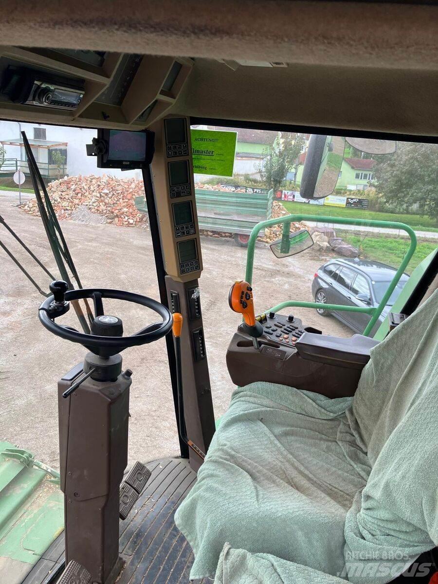 John Deere W660 HM Combine harvesters