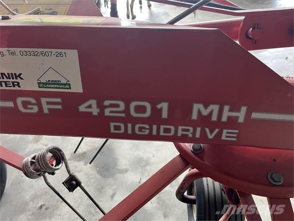 Kuhn GF 4201 MH Rakes and tedders