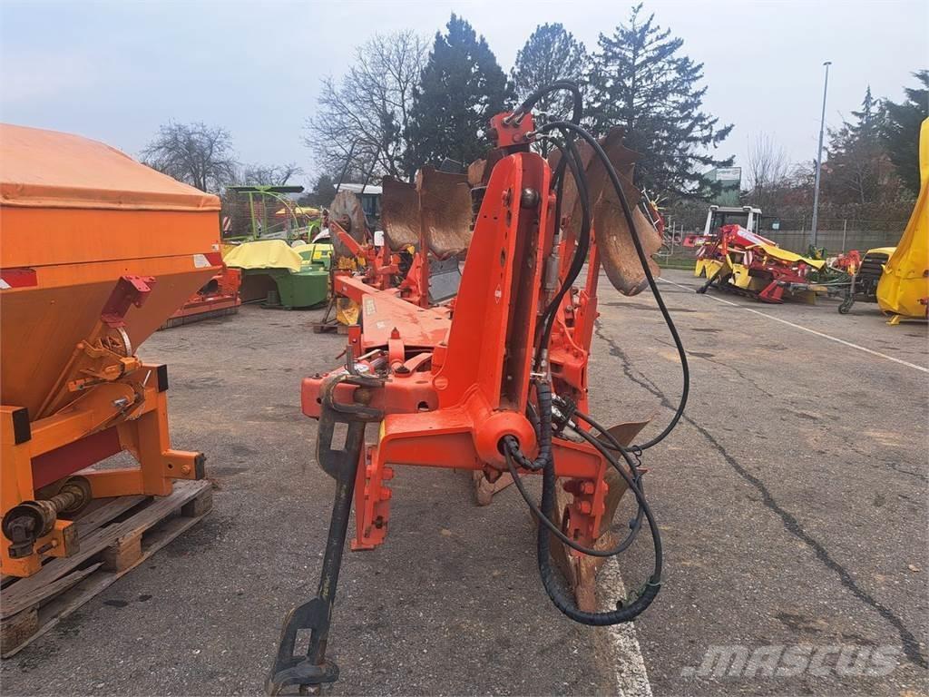 Kuhn Varimaster 123 Ploughs