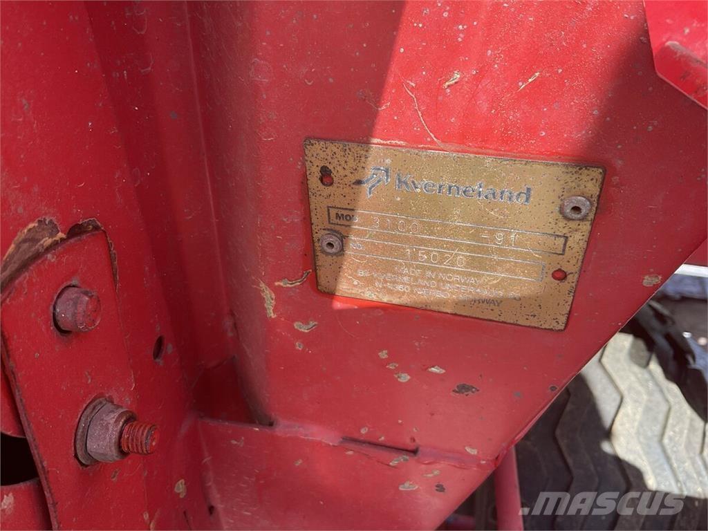 Kverneland UN 3000 Farm machinery