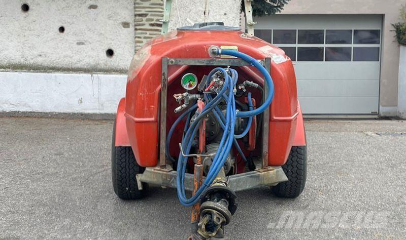 Lochmann RP 10/32 Trailed sprayers
