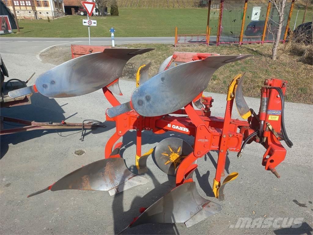 Pöttinger Servo II Ploughs