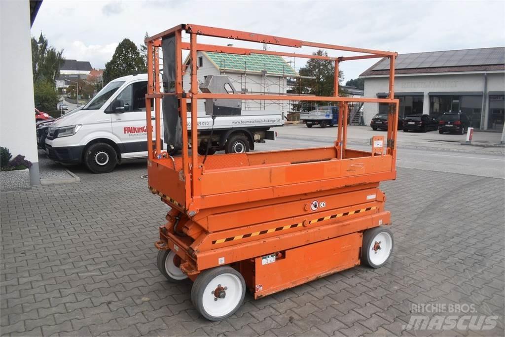 SkyJack SJ III 3220 Articulated boom lifts