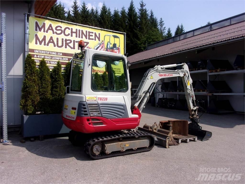 Takeuchi TB228 Mini excavators < 7t (Mini diggers)