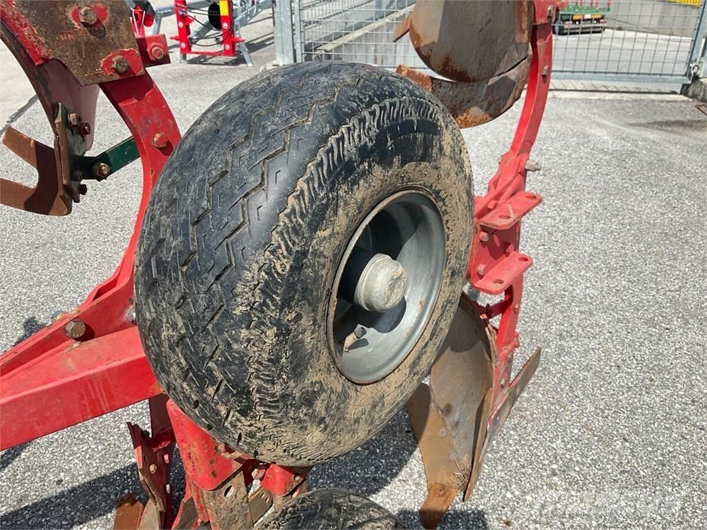 Vogel & Noot LM 820 Ploughs