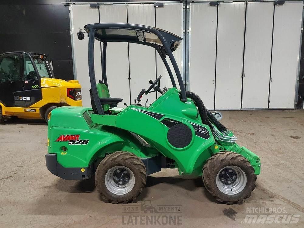 Avant 528 Mini loaders