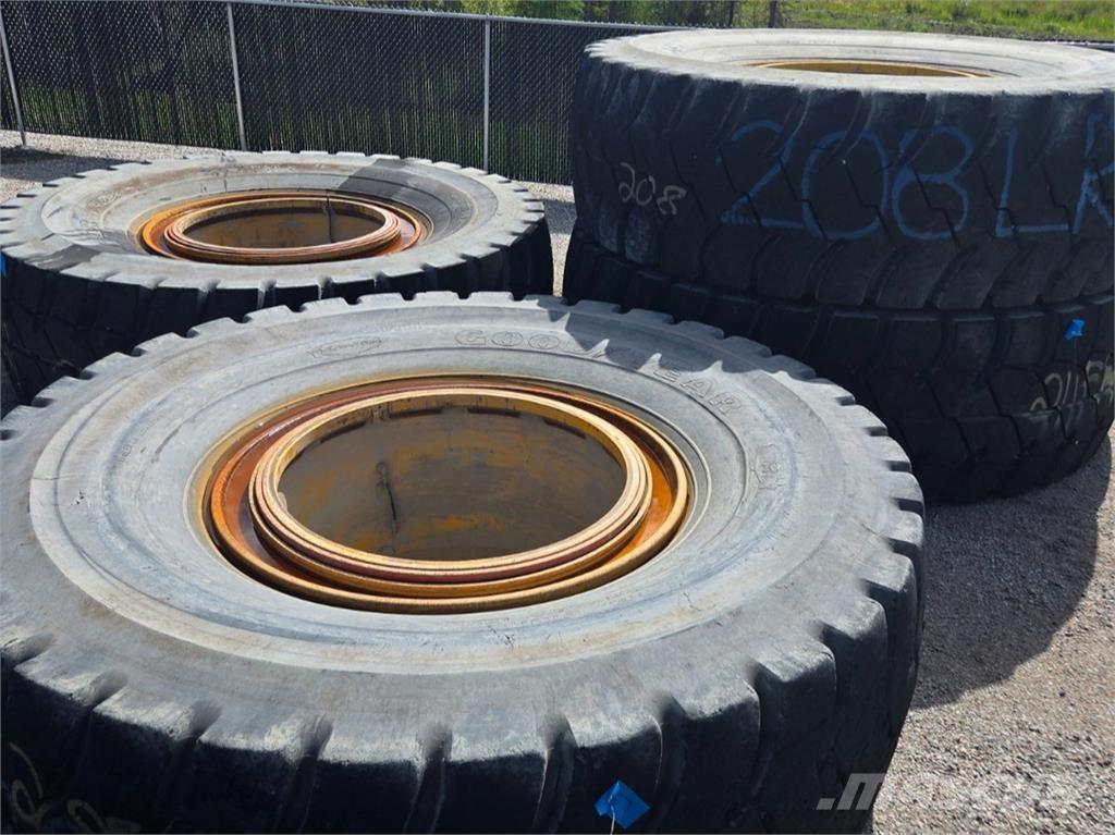 Komatsu 830E-1DC Tyres, wheels and rims