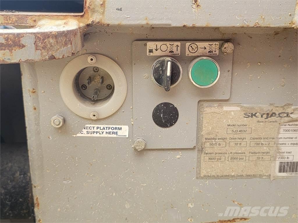 SkyJack SJ3 4632 Scissor lifts