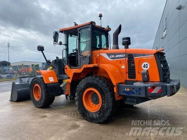 Develon DL250-5 Wheel loaders