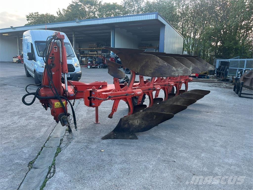 Kuhn Vari-Master Ploughs