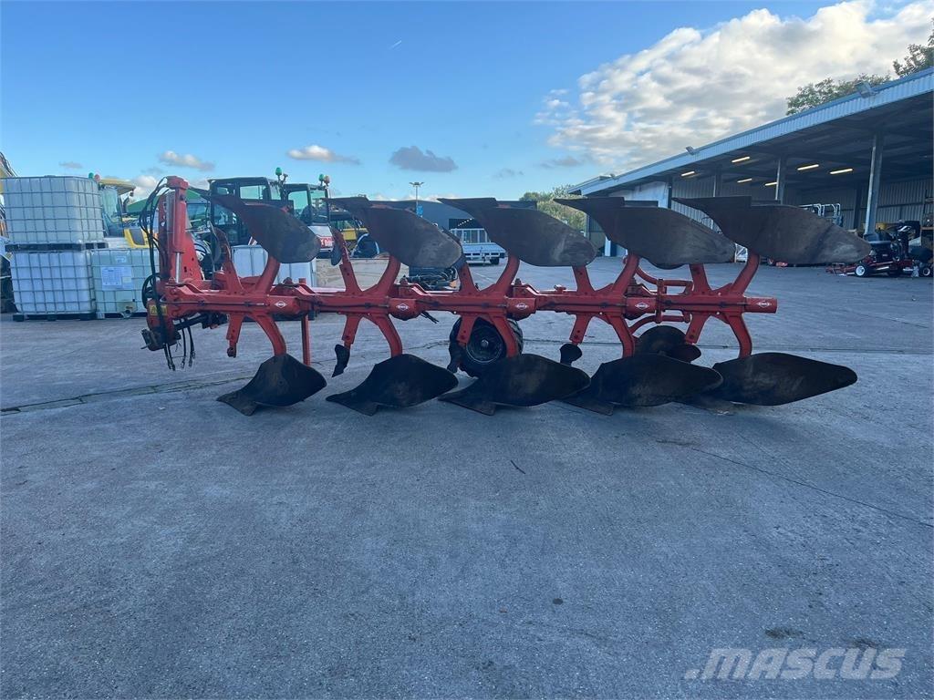Kuhn Vari-Master Ploughs
